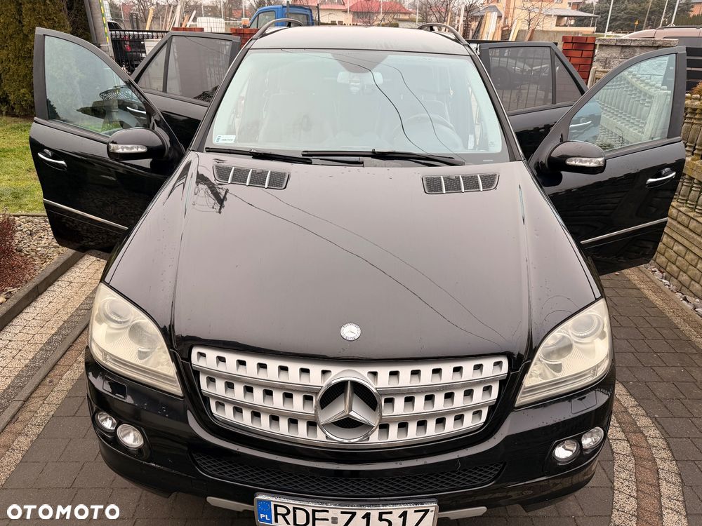 Mercedes-Benz ML - 23