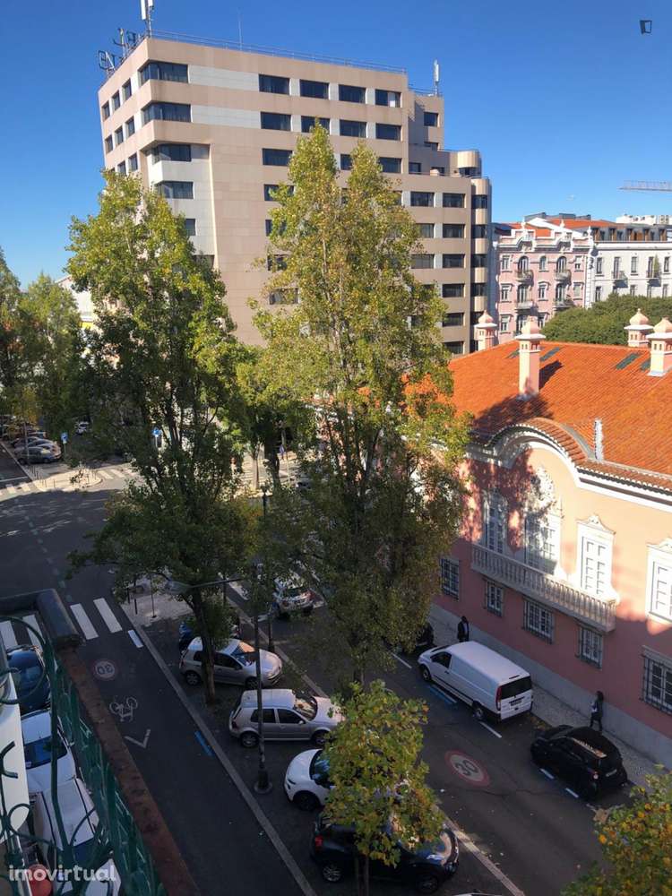 Quarto - localizado em São Sebastião Lisbon - Grande imagem: 4/15