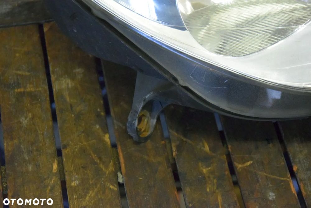 Citroen C5 II LIFT 04-08 Lampa przednia prawa prawy przód EUROPA - 3