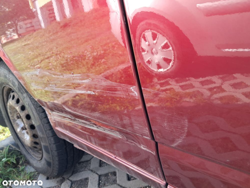 Volkswagen Caravelle - 7