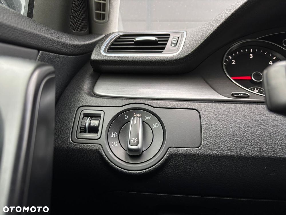 Volkswagen Passat 2.0 TDI Comfortline - 35