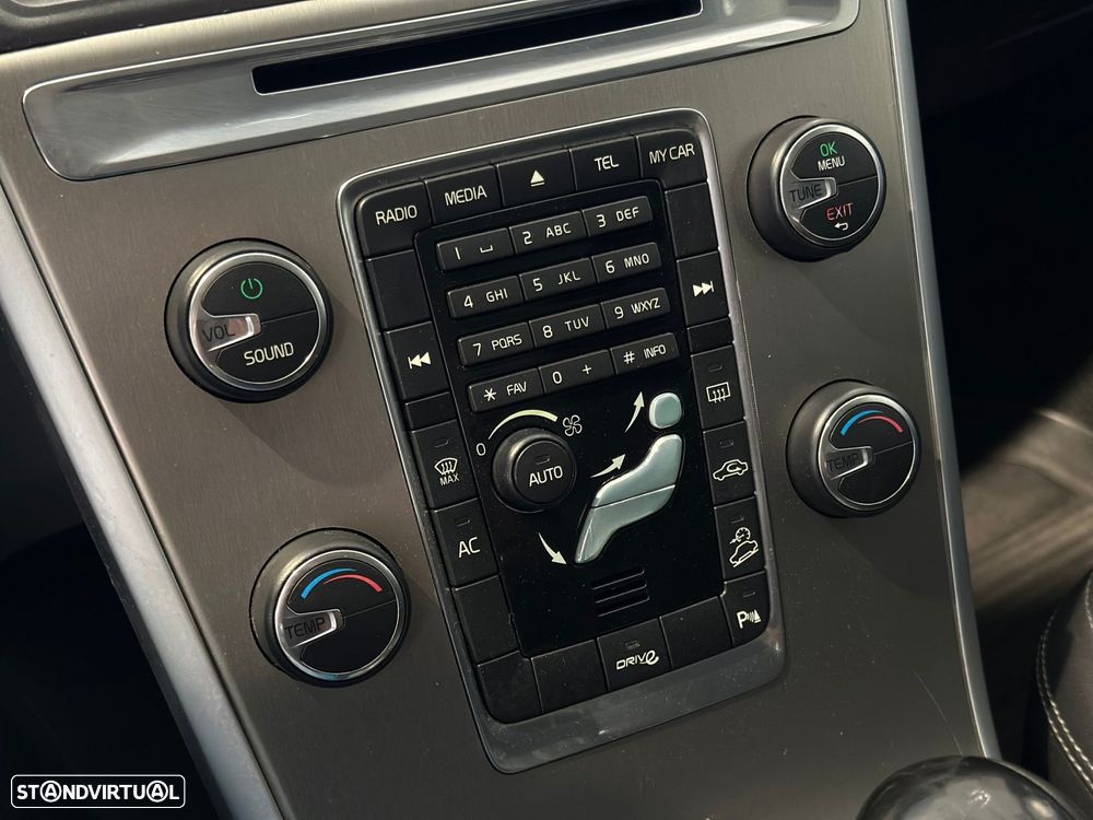 Volvo XC 60 2.4 D3 Momentum Start/Stop - 20