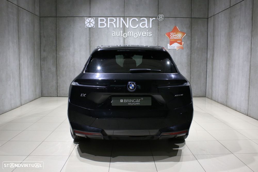BMW iX xDrive 40 Pack Desportivo - 16
