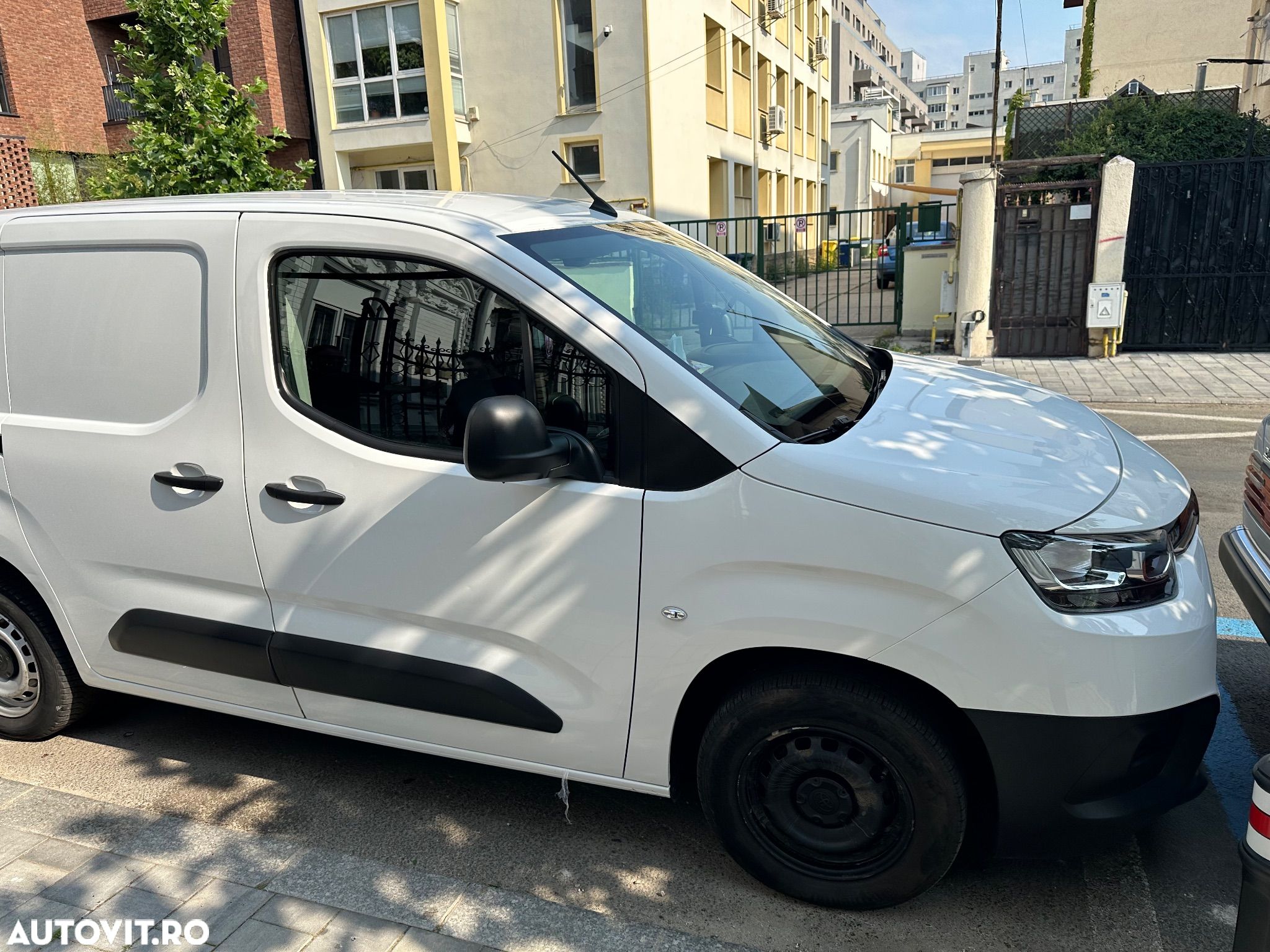 Toyota Proace Verso 1.5 D-4D 102CP 8+1 Base Compact - 1