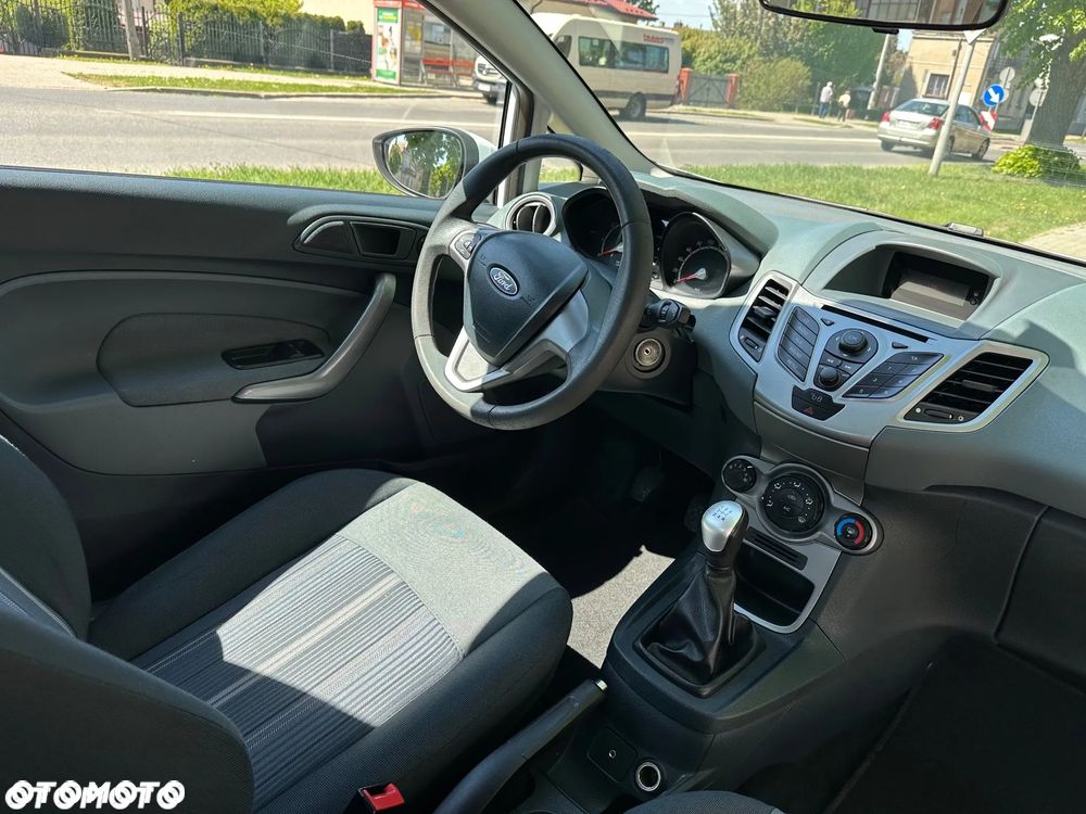 Ford Fiesta 1.25 Celebration - 15