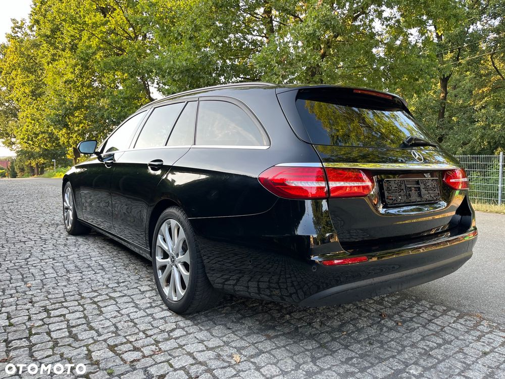Mercedes-Benz Klasa E 220 d 9G-TRONIC - 4