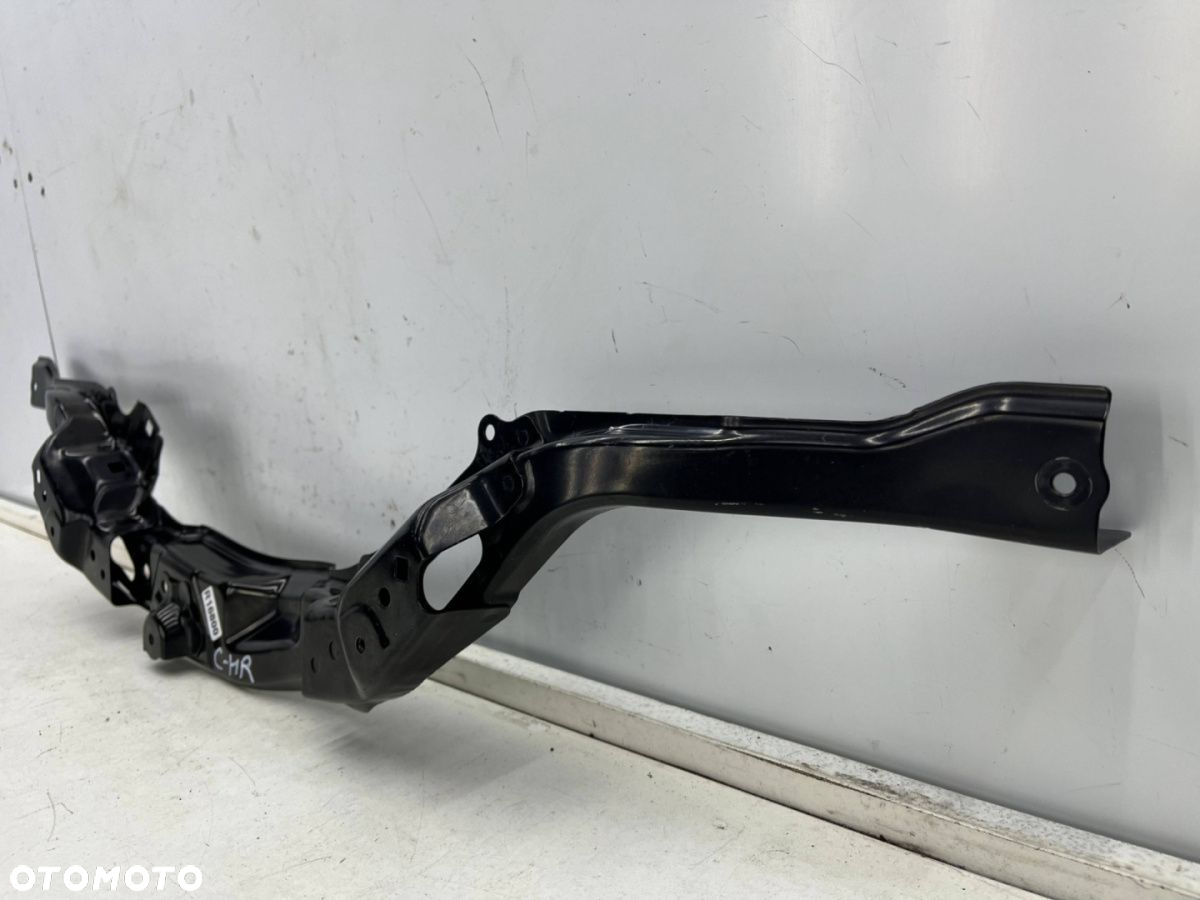 Pas przedni Toyota C-HR I CHR 16-23r. górne wzmocnienie pasa wspornik oryginalne - 2