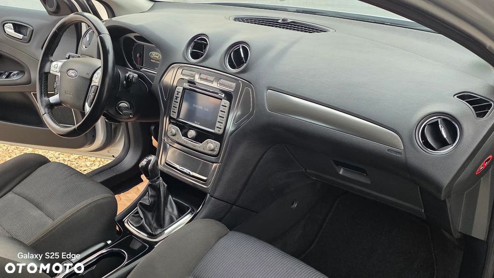 Ford Mondeo 2.0 FF Titanium - 12