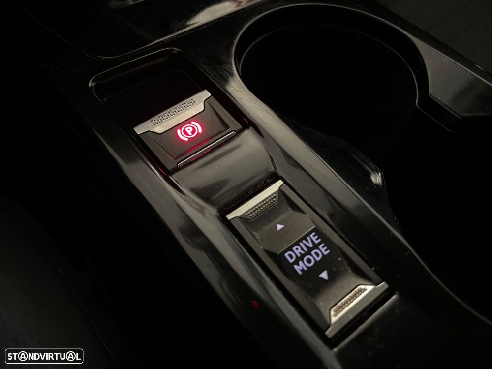 Peugeot 2008 1.5 BlueHDi Allure EAT8 - 27