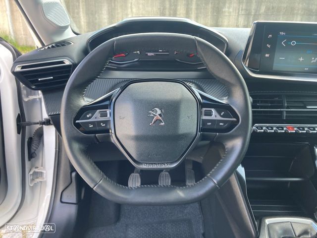 Peugeot 208 1.2 PureTech Allure - 12