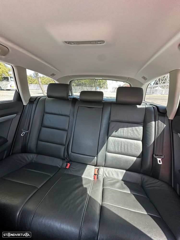 Audi A6 Avant 2.0 TDI S-Line - 6