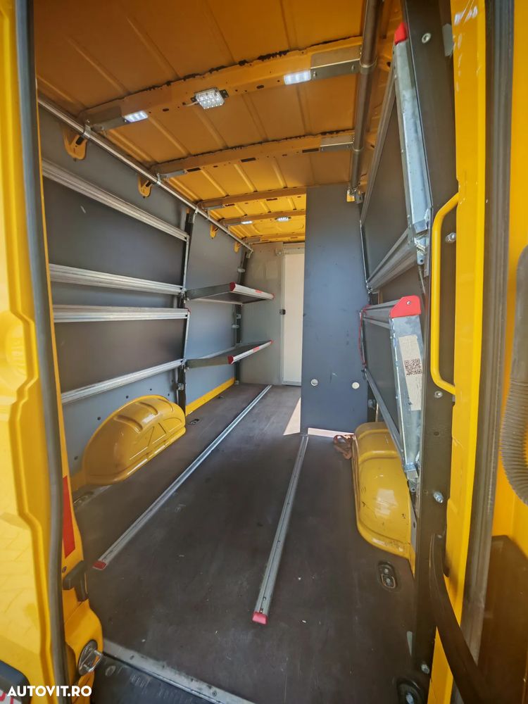 Volkswagen Crafter 3.5 CD Sasiu L3 FWD 103kW AG8 - 19