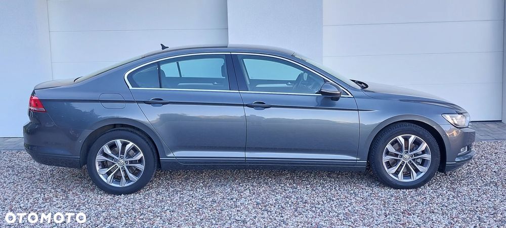 Volkswagen Passat 1.6 TDI SCR DSG Comfortline - 4