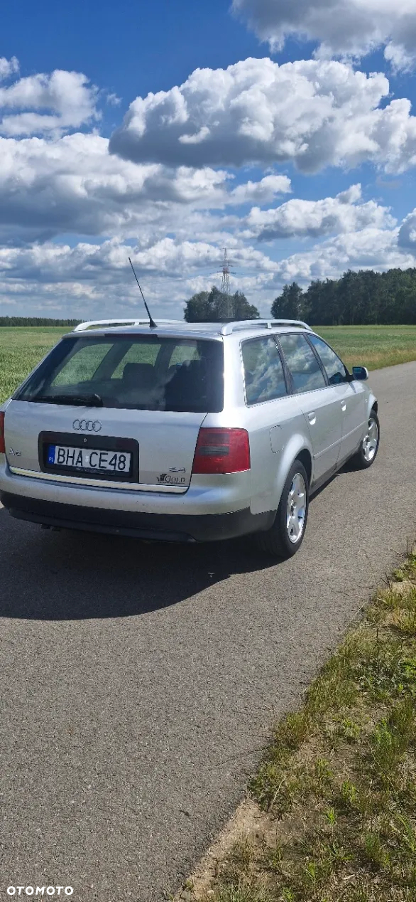 Audi A6 Avant 2.4 - 5