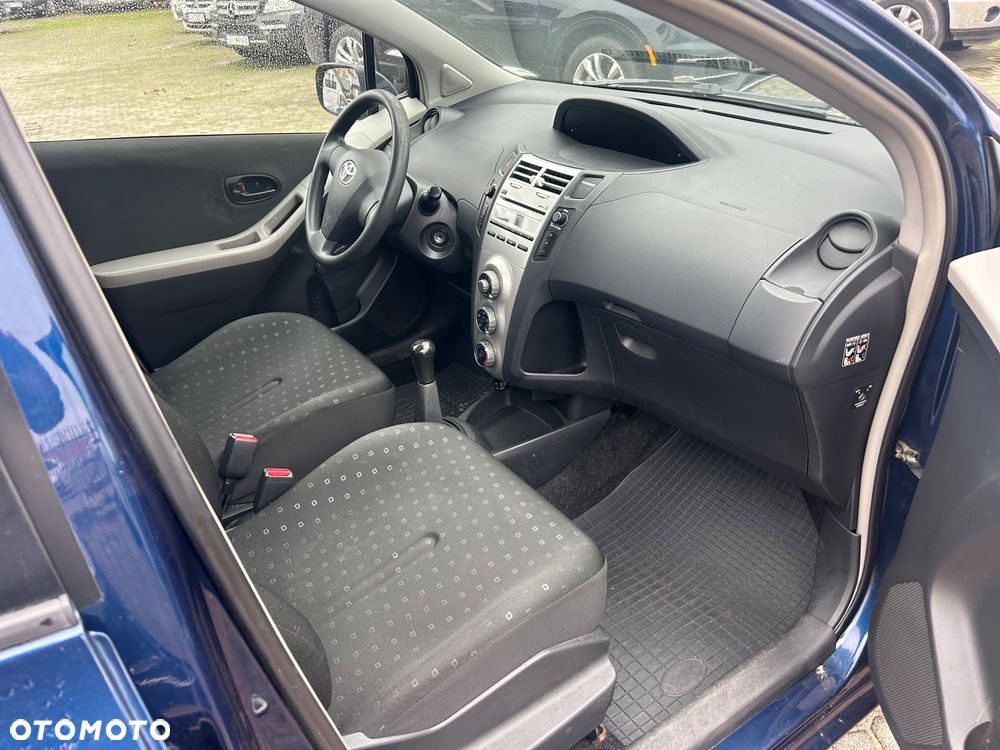 Toyota Yaris - 8