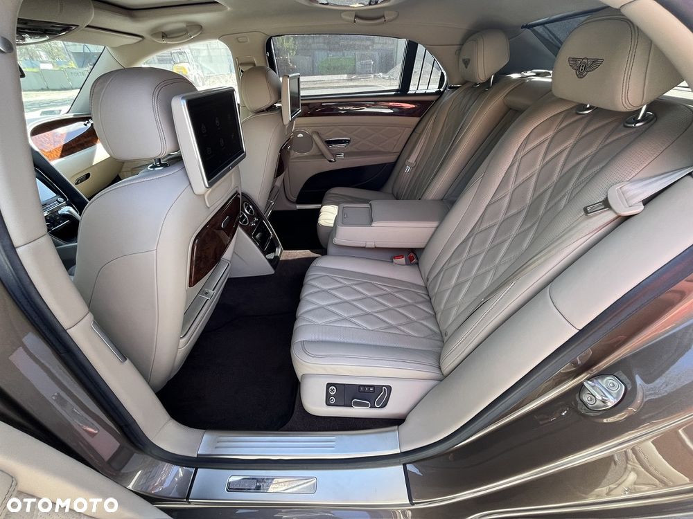 Bentley Flying Spur W12 - 32