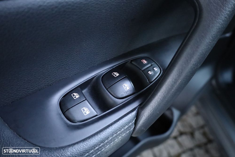 Nissan Qashqai 1.5 dCi N-Connecta J18 - 30