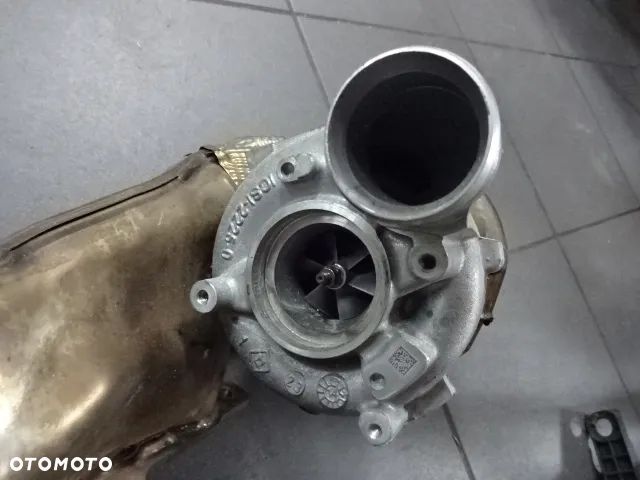 Lewa oraz prawa  turbosprężarka z kolektorem Audi S7 4.0 079253033CK - 2