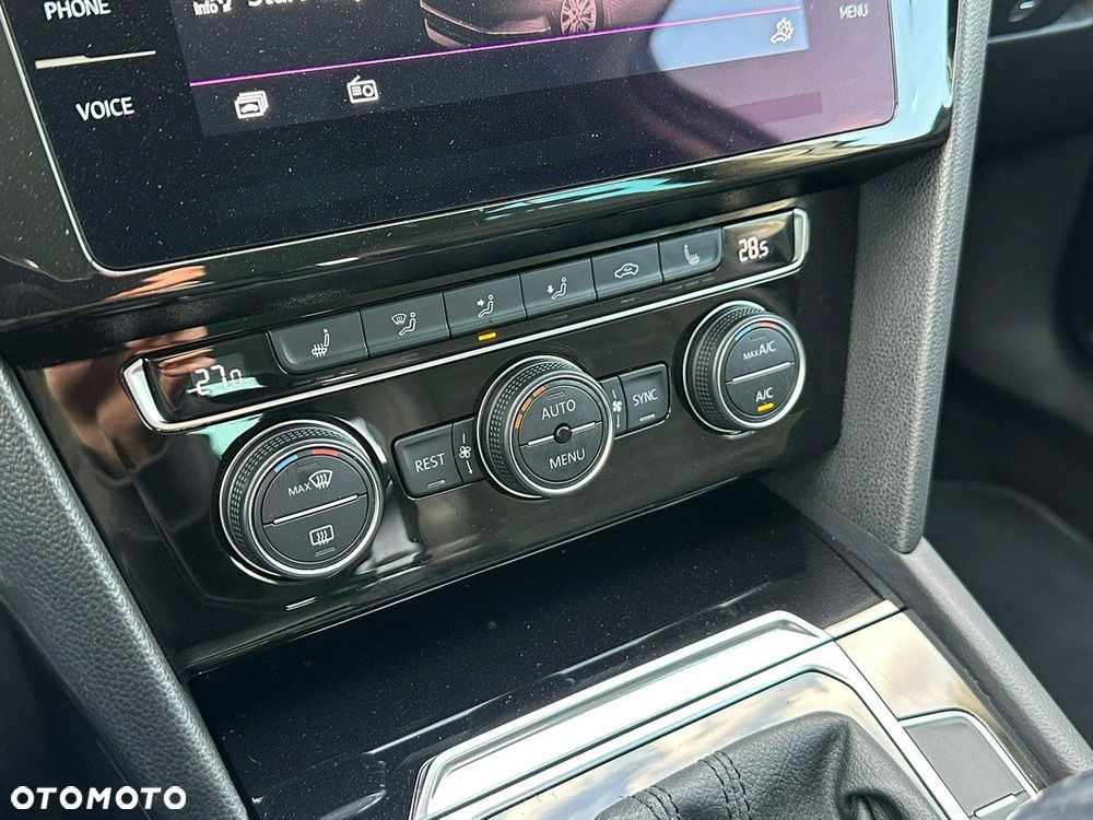 Volkswagen Passat - 28