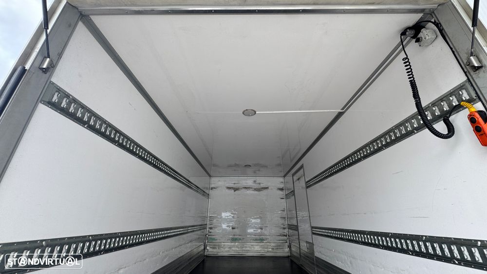 Iveco Daily 3.0 35S16H C/ Plat. Elevatória - 18