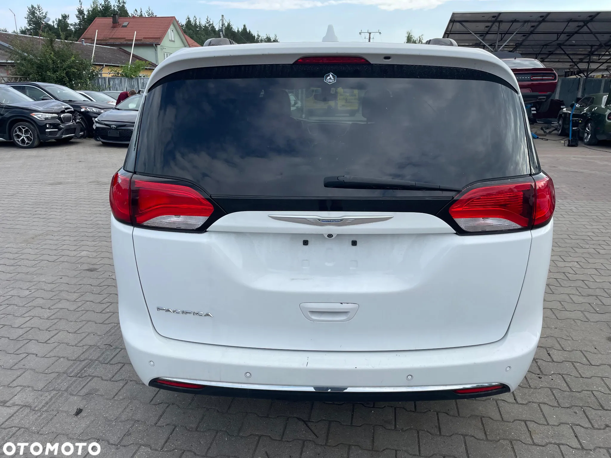 Chrysler Pacifica - 4