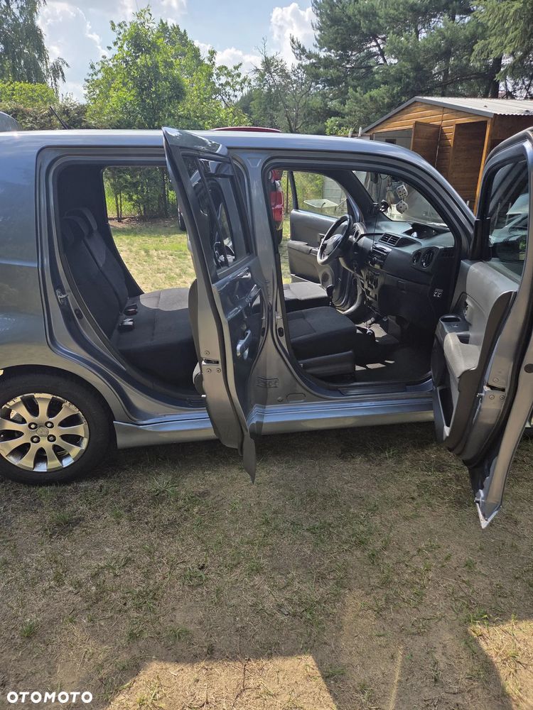 Daihatsu Materia 1.5 - 12
