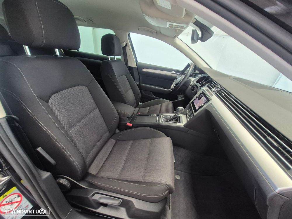 VW Passat Variant 2.0 TDI Confortline DSG - 21