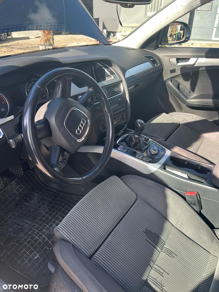 Audi A4 Avant 2.0 TDI - 8