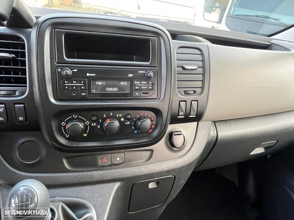 Renault Trafic - 15