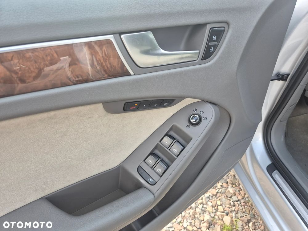 Audi A4 Avant 3.0 TDI DPF quattro S tronic S line Sportpaket - 25