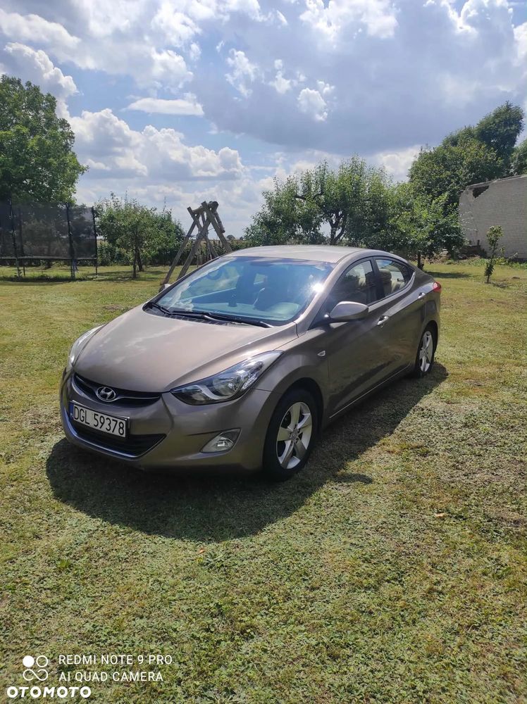 Hyundai Elantra 1.6 Comfort - 9