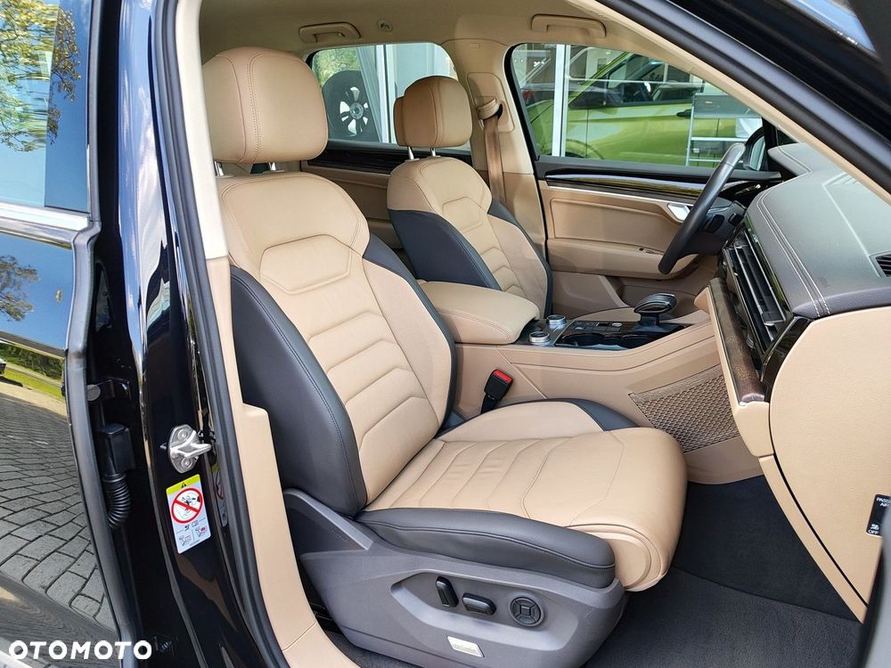 Volkswagen Touareg 3.0 V6 TDI SCR 4Mot - 12