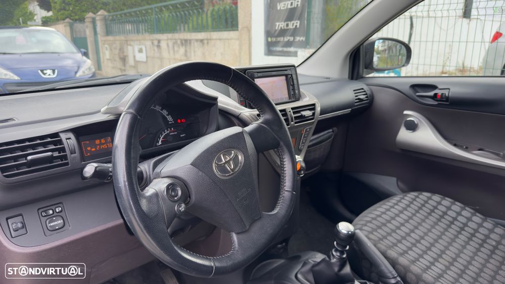 Toyota iQ 1.4 D-4D + - 5