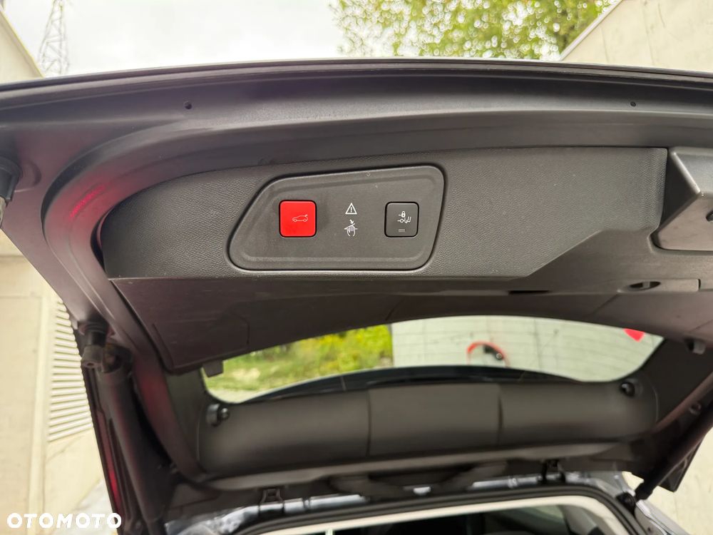 Peugeot 3008 1.6 PureTech GPF GT Line S&S EAT8 - 12