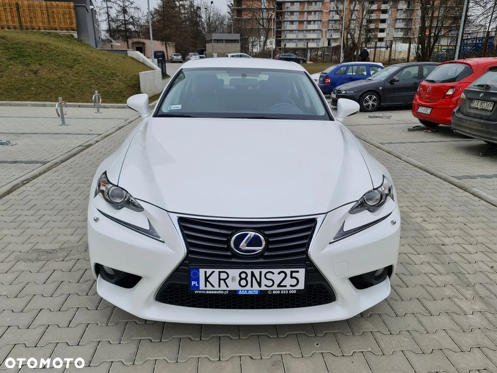Lexus IS 300h Elegance - 8