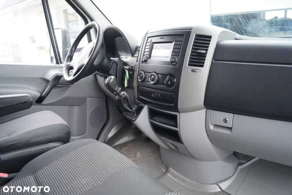 Mercedes-Benz Sprinter - 22