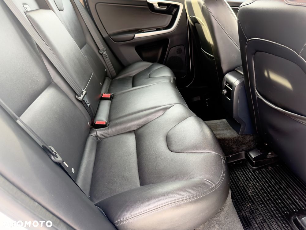 Volvo XC 60 D4 AWD Geartronic Summum - 23