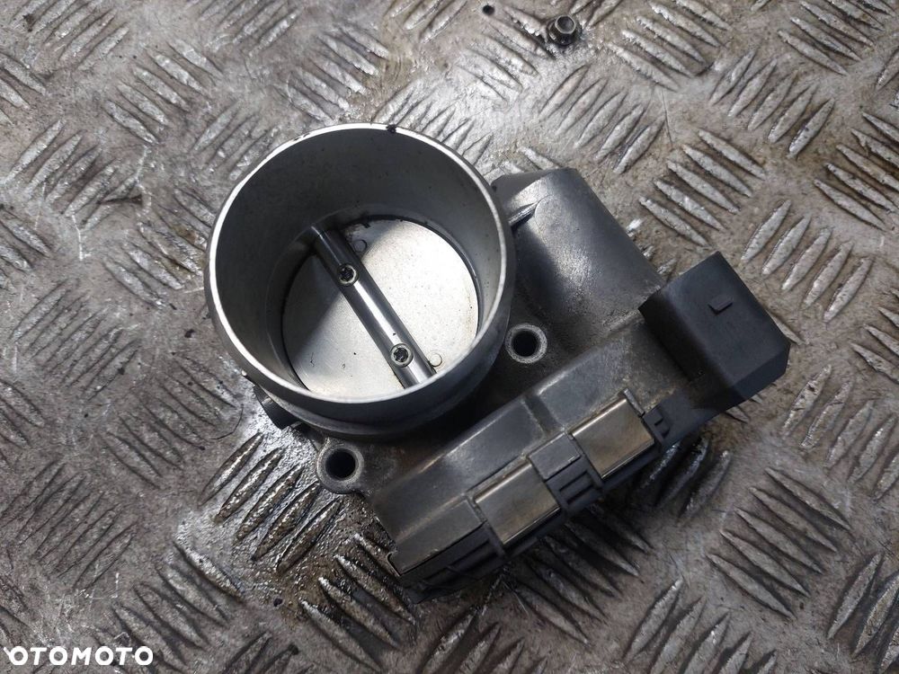 PRZEPUSTNICA AUDI A4 B6 1.8 T 06B133062M - 1