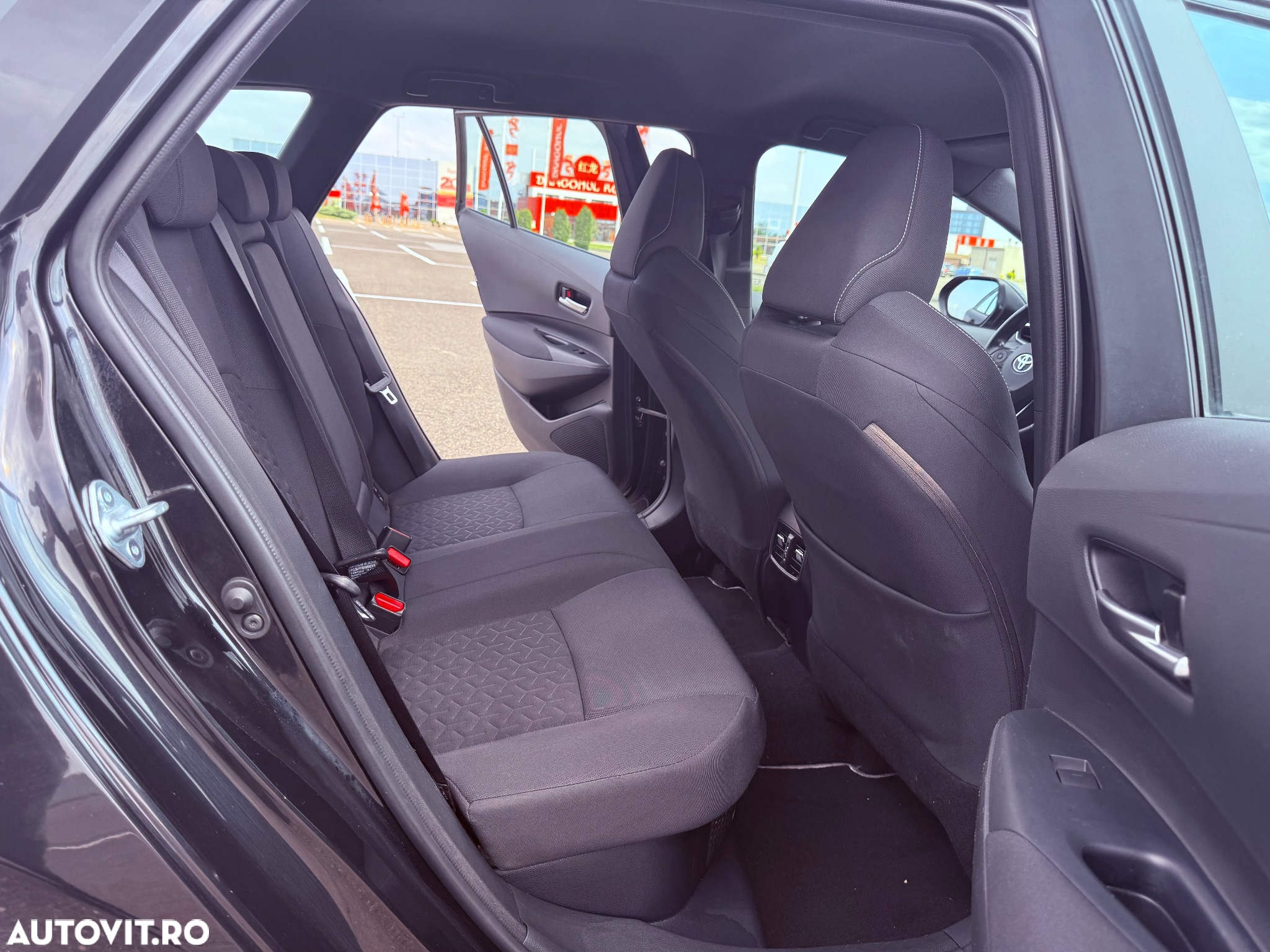 Toyota Corolla 1.8 Hybrid Business Edition - 24