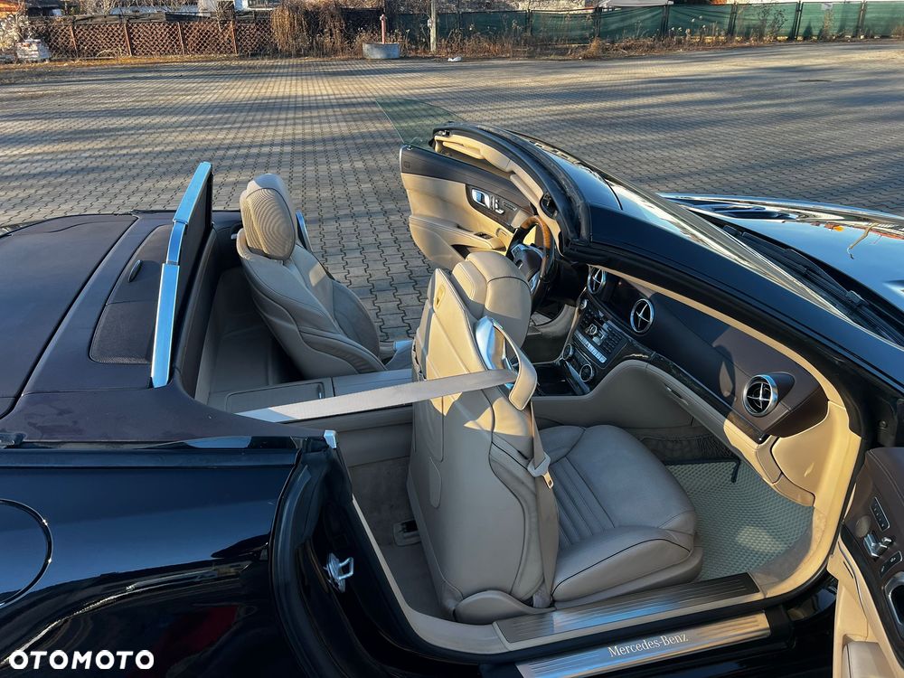 Mercedes-Benz SL - 21