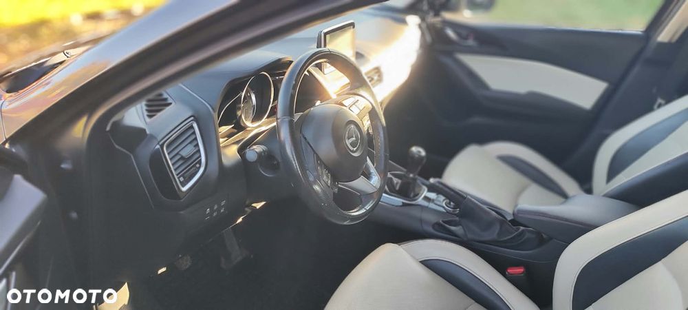 Mazda 3 - 16