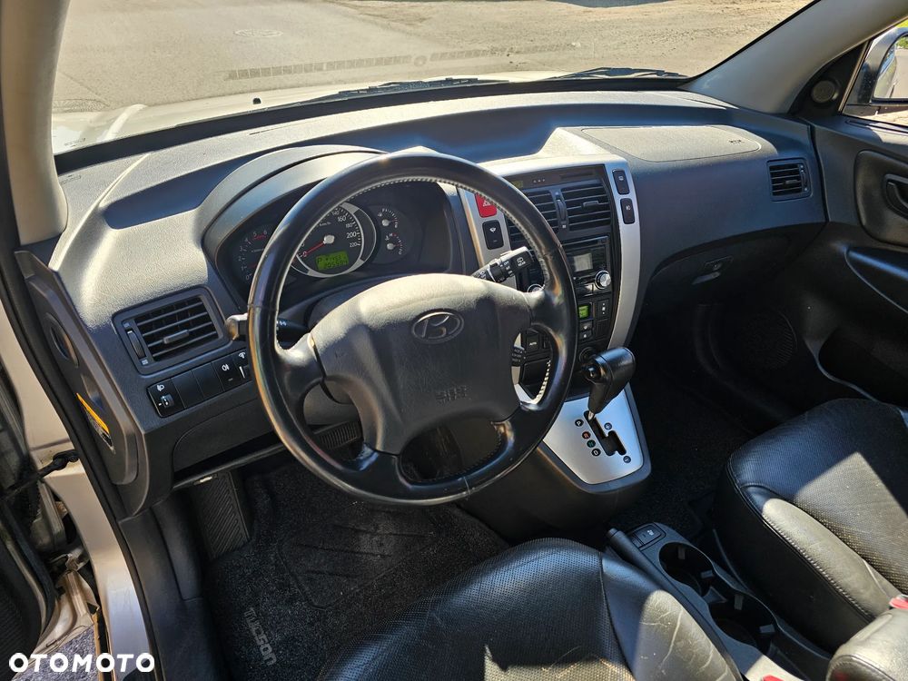 Hyundai Tucson 2.0 CRDi VGT 2WD Automatik GLS - 29