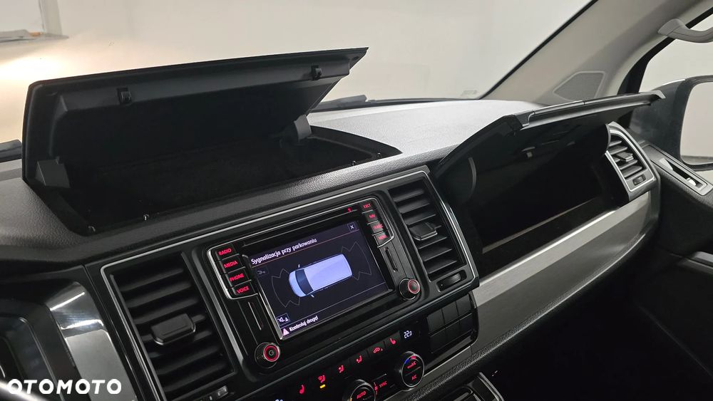 Volkswagen Multivan - 24