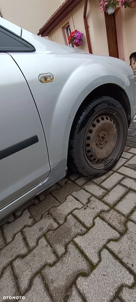 Ford Focus 1.8 TDCi Ambiente - 10