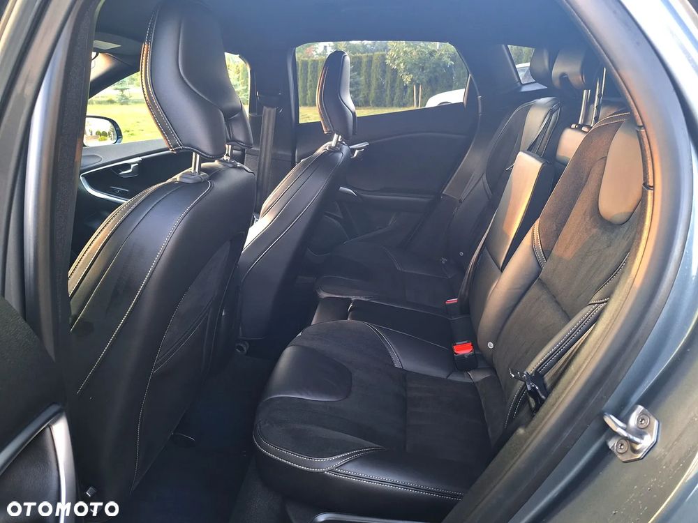 Volvo V40 D4 Momentum - 20