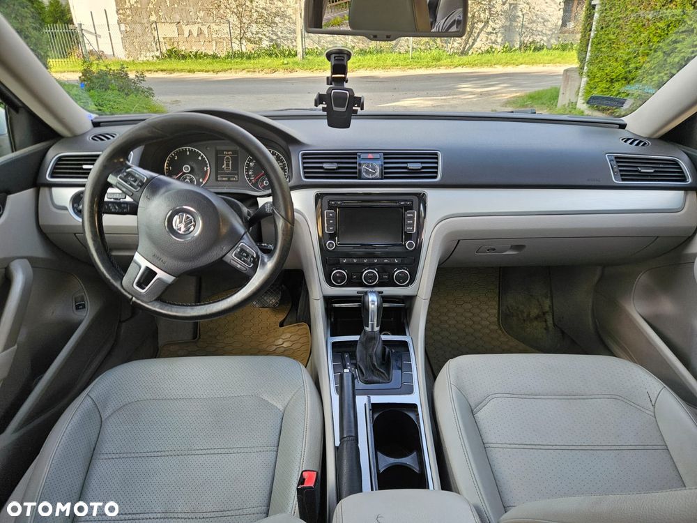Volkswagen Passat - 8