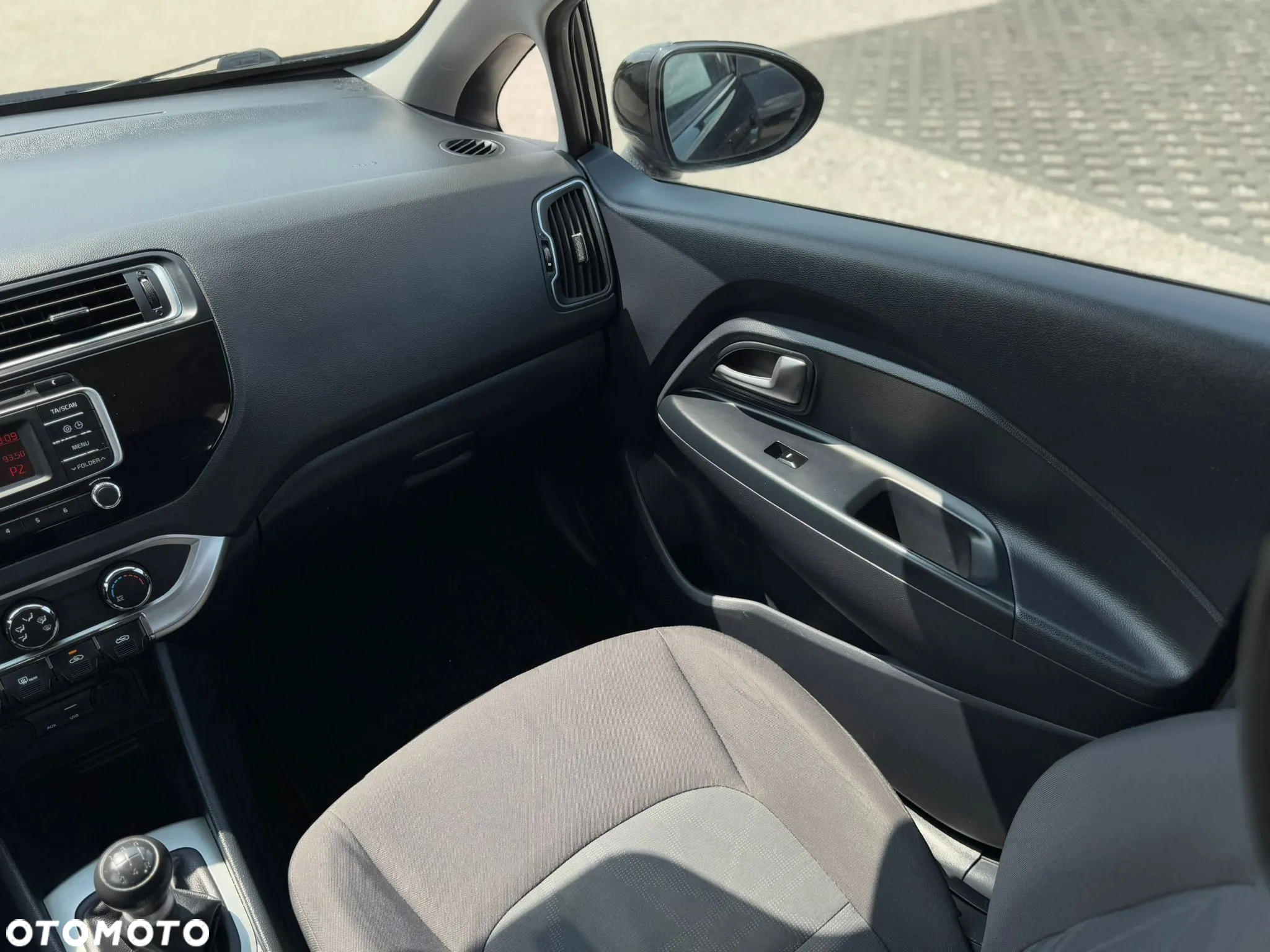 Kia Rio 1.2 M - 21