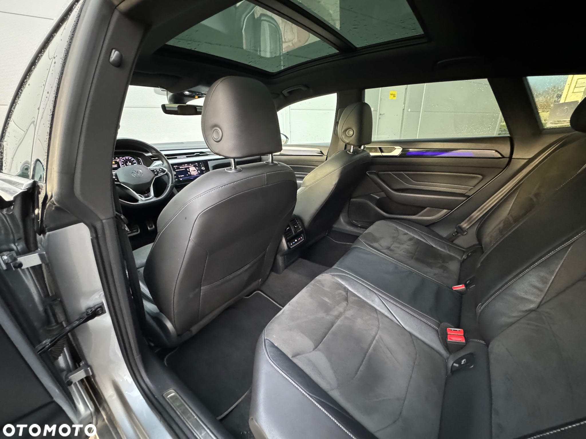 Volkswagen Arteon 2.0 TDI SCR R-Line DSG - 12