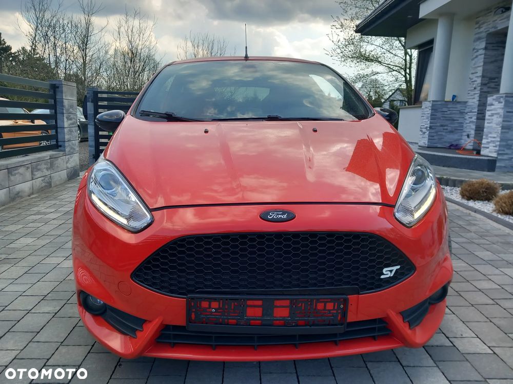 Ford Fiesta 1.6 EcoBoost ST - 16
