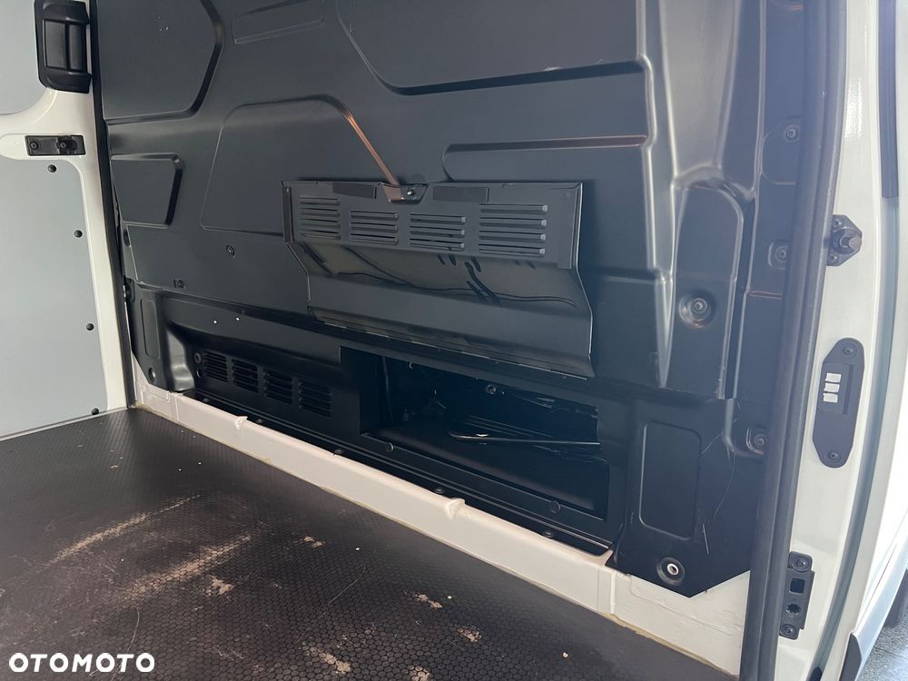 Ford Transit Custom - 19
